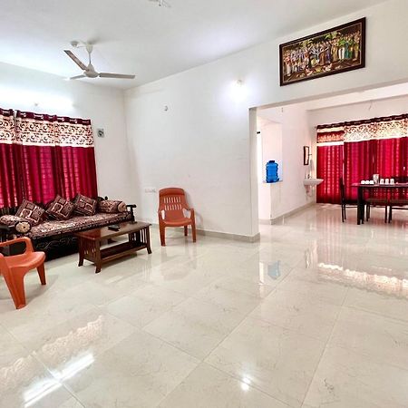 Truelife Homestays - Alamelu Avenue - Fully Furnished Ac 2Bhk Apartments In Tirupati - Walkable To Restaurants & Super Market - Fast Wifi - Kitchen - Easy Access To Airport, Railway Station, Sri Padmavathi & Tirumala Temple Dış mekan fotoğraf