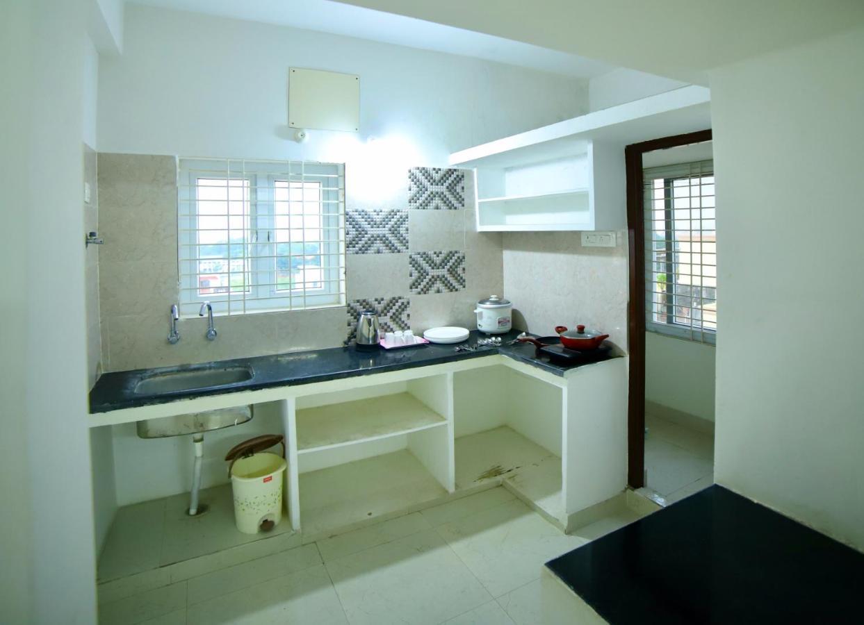 Truelife Homestays - Alamelu Avenue - Fully Furnished Ac 2Bhk Apartments In Tirupati - Walkable To Restaurants & Super Market - Fast Wifi - Kitchen - Easy Access To Airport, Railway Station, Sri Padmavathi & Tirumala Temple Dış mekan fotoğraf