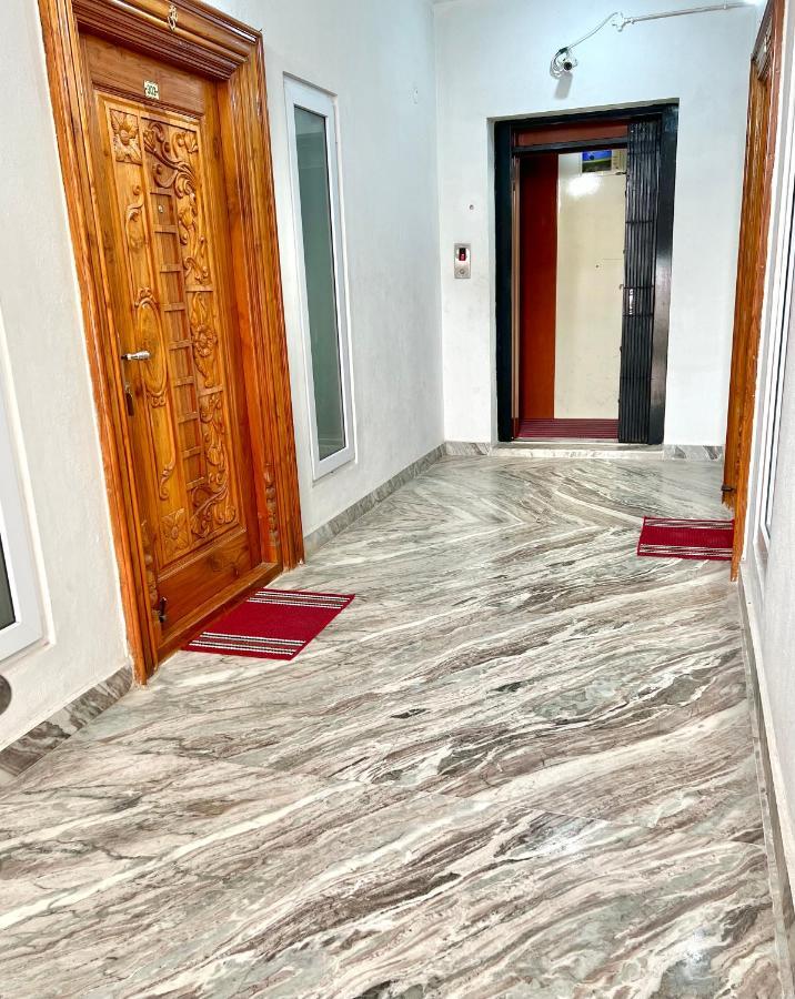 Truelife Homestays - Alamelu Avenue - Fully Furnished Ac 2Bhk Apartments In Tirupati - Walkable To Restaurants & Super Market - Fast Wifi - Kitchen - Easy Access To Airport, Railway Station, Sri Padmavathi & Tirumala Temple Dış mekan fotoğraf