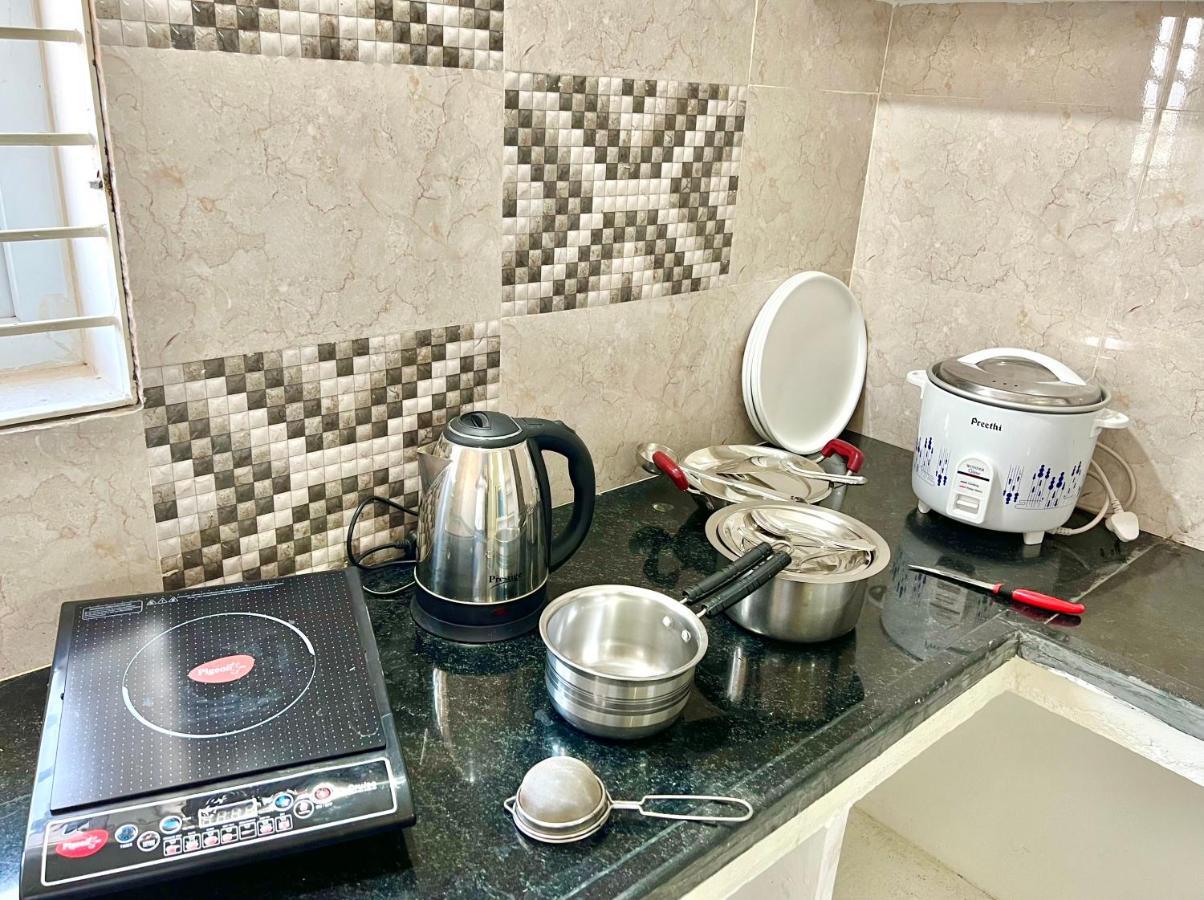 Truelife Homestays - Alamelu Avenue - Fully Furnished Ac 2Bhk Apartments In Tirupati - Walkable To Restaurants & Super Market - Fast Wifi - Kitchen - Easy Access To Airport, Railway Station, Sri Padmavathi & Tirumala Temple Dış mekan fotoğraf